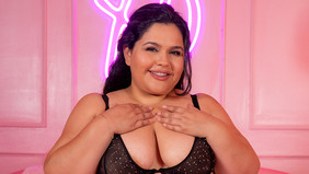 Karla Lane Talks Curves, Confidence and Career Longevity