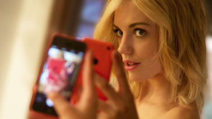 'Addicted to Sexting' Documentary Presale Now on iTunes
