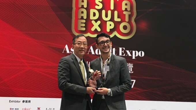 Svakom Wins Luxury Toy Line of Year Award at Asia Adult Expo