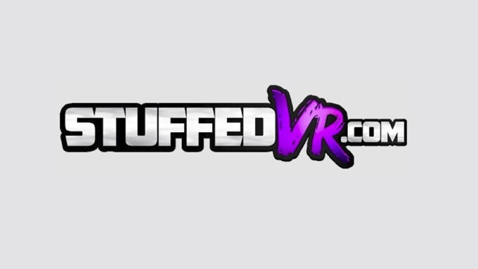 Catalina Cruz Launches StuffedVR.com