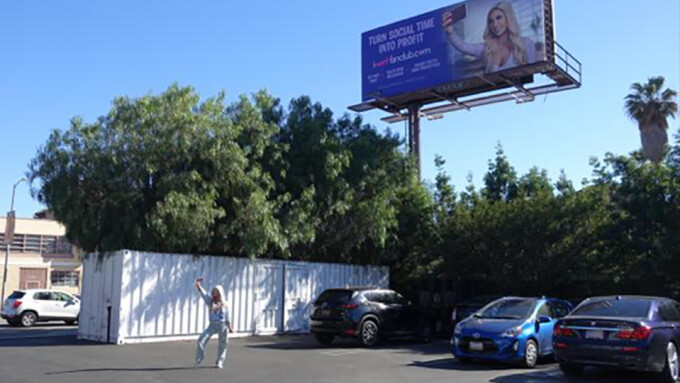 iWantFanClub Launches Billboard Campaign
