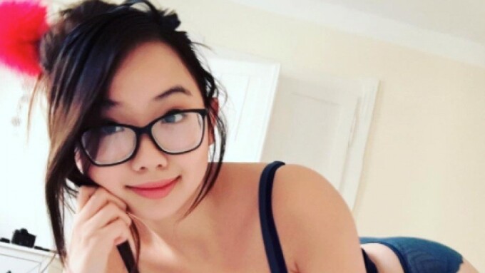 Harriet Sugarcookie to Perform Cam Show Tomorrow