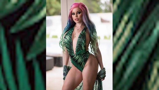 Nikki Delano Twerks Her Way Through New Brazzers Hookup