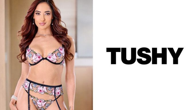 Chloe Amour Toplines Latest From Tushy