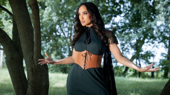 Chloe Amour Makes Cosplayground Debut in 'The Witcher XXX: A Porn Parody'