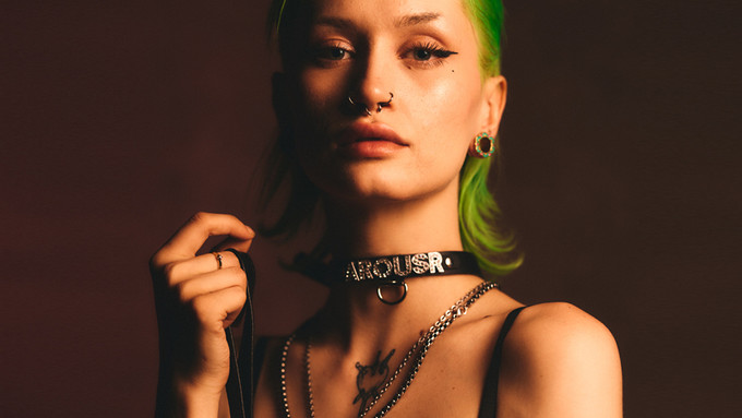 Adult Chat Platform Arousr Guarantees Human-Only Hosts