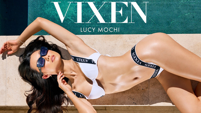 Lucy Mochi Performs 1st Boy/Girl in Vixen Debut
