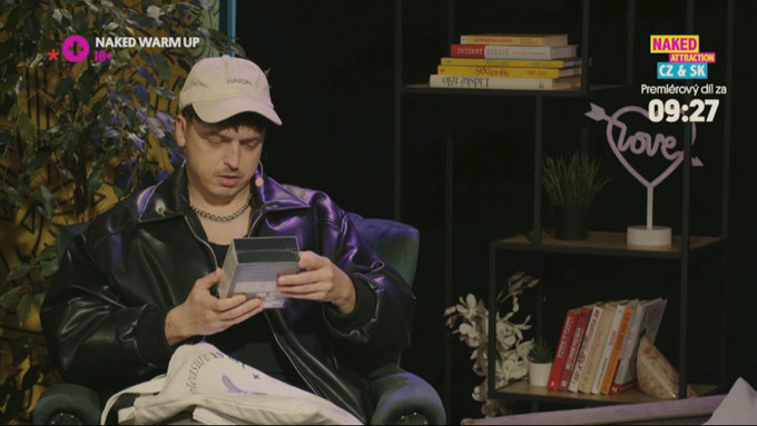 Svakom Featured on 'Naked Warm Up'