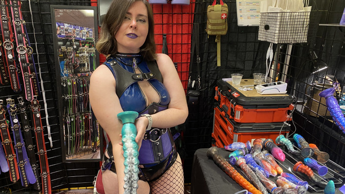 DomCon LA Cracks the Whip on Community and Kink Education