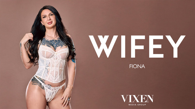Fiona Makes Her WIFEY Debut