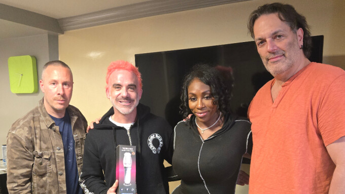 Ebony Mystique Bears Gifts as Guest on 'The SDR Show'