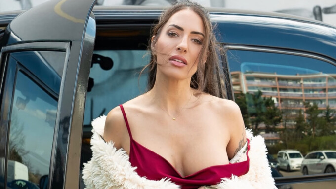 Coco Bae Accepts Ride, Makes Her Debut at Fake Taxi