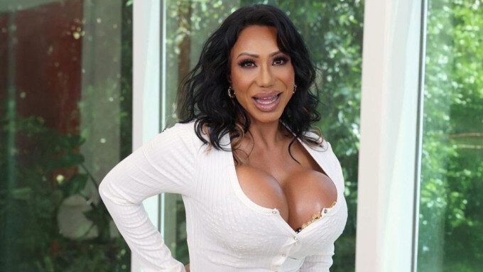 Ava Devine Stars in Naughty America's Latest 'My Friend's Hot Mom'