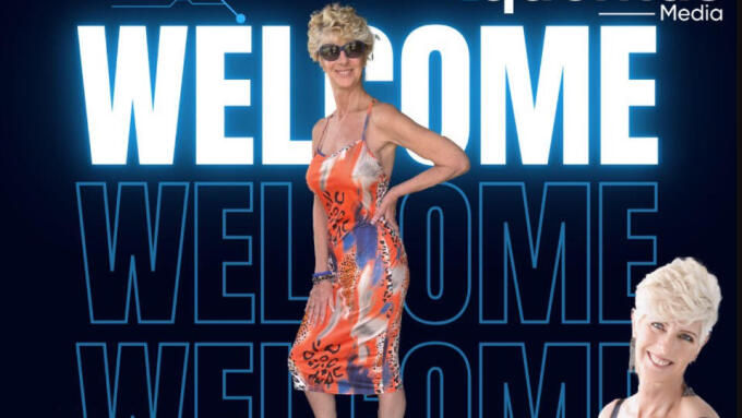 Foxy Darlin Drops New OnlyFans Clip, Signs With Equentus