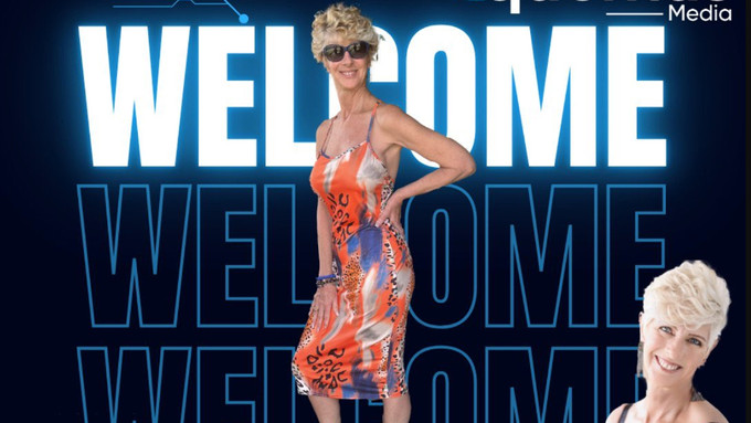 Foxy Darlin Drops New OnlyFans Clip, Signs With Equentus