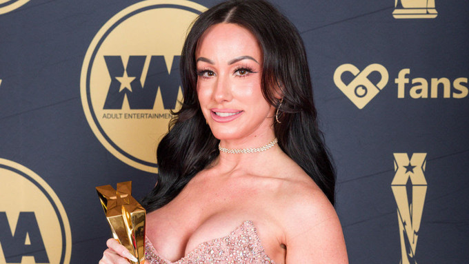 Jennifer White Nabs 2 XMAs