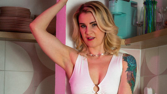 Ray Ray Drops New All-Girl DVD