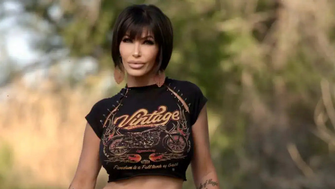 Shay Fox Signs With Nexxxt Level Talent