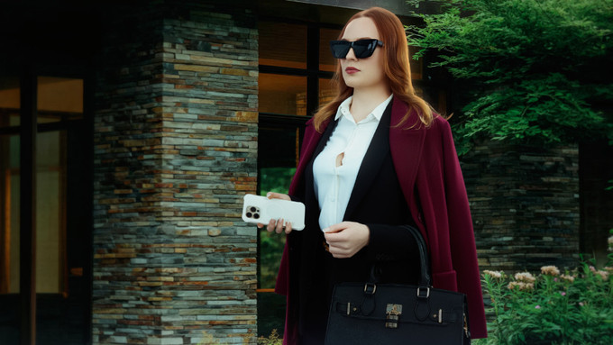 Samantha Reigns Stars in 'Bugonia' Parody for VRCosplayX