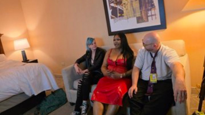 Toughwankstudios Celebrates Successful Weekend at Exxxotica Chicago