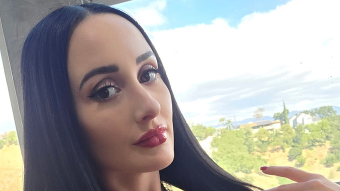 Violet Voss Guests on 'Gentlemen Club Diary' Podcast