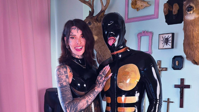Amy Nosferatu Drops New OnlyFans Clip Featuring theXXXSlayer