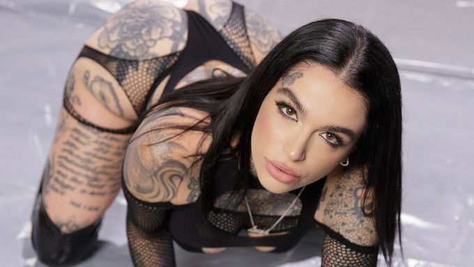 Leigh Raven Celebrates Directing More Than 120 Scenes for Kink.com