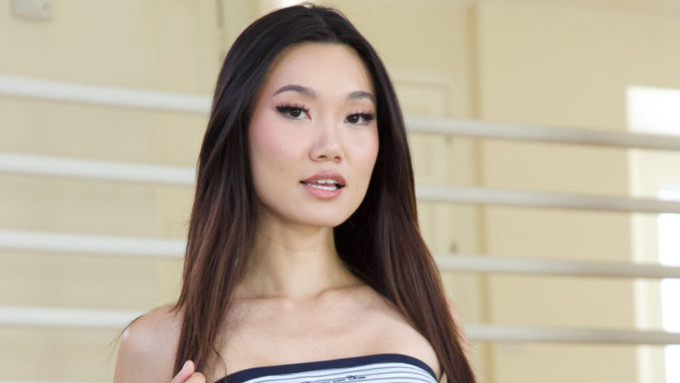 Lucy Mochi Makes Her Naughty America Debut