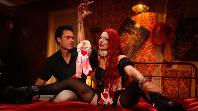 LvvenderX, Chris Sterling Lead Scene From Alt Erotica's 'Ink Motel 6.66'